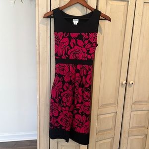 Motherhood maternity dress (M) ties in back very good condition